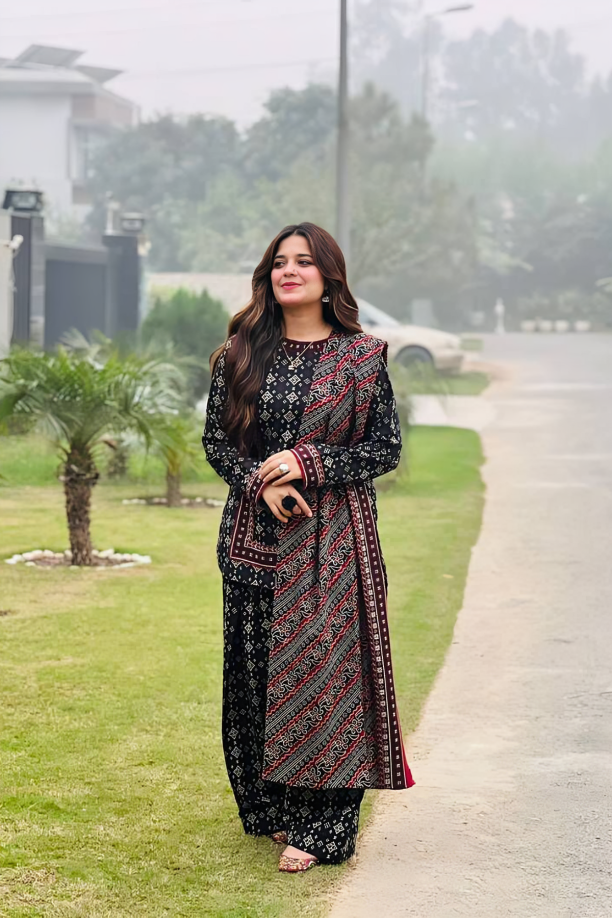 Untitled-design-2-5.png BAROQUE - 3PCS LAWN PRINTED – WOMEN’S – UNSTITCHED - Image 1