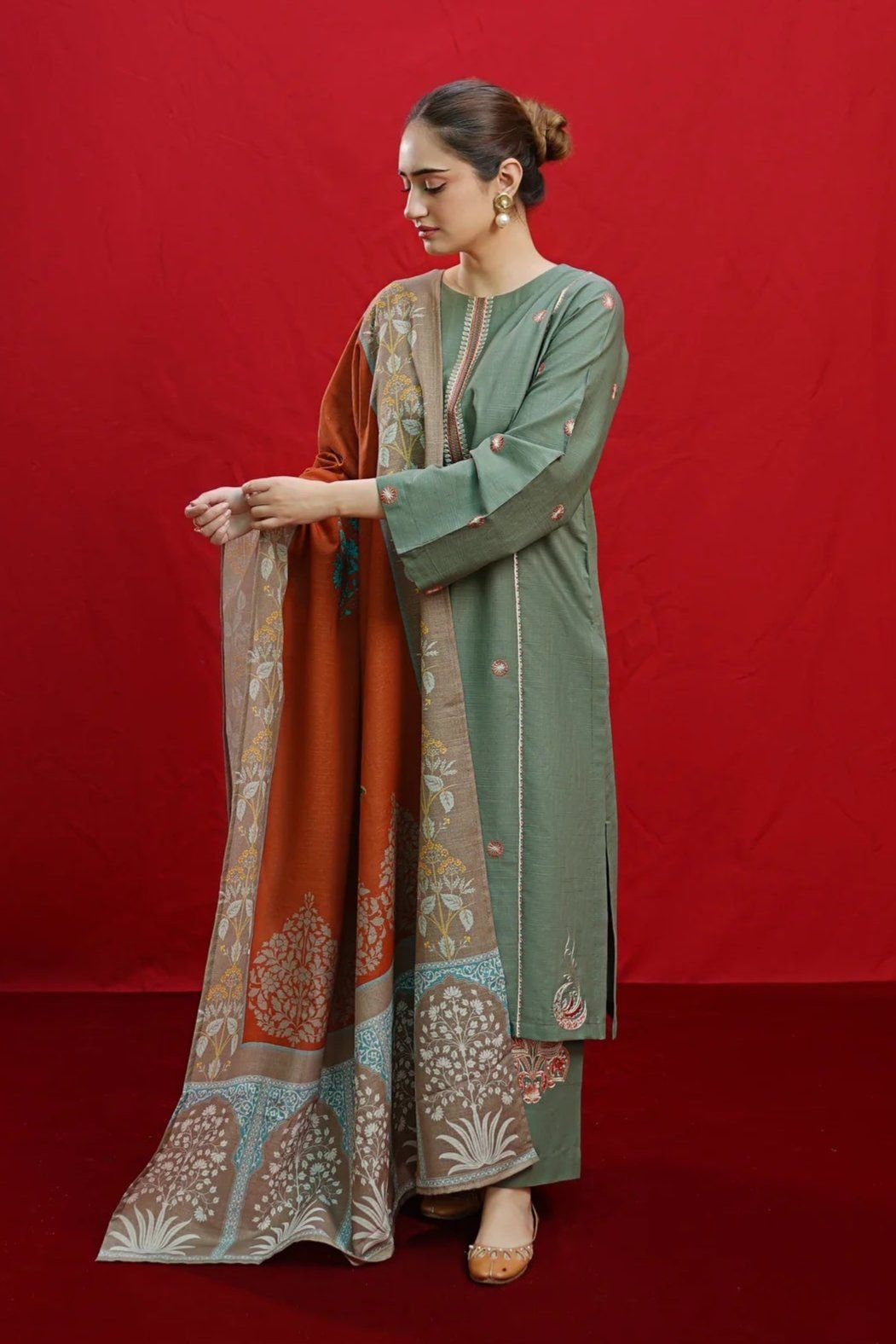 WhatsApp-Image-2025-02-10-at-3.13.04-PM.jpeg URGE - 3PCS LAWN EMBROIDERED – WOMEN’S – UNSTITCHED - Image 1