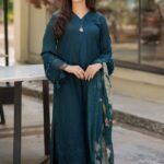 Zellbury 3pcs Chicken Kari Lawn Emb With Chiffon Printed Dupatta - 0567