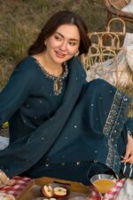 Qalamkar 3pcs Lawn Embroidered With Organza Emb Dupatta - 3090 - Image 4